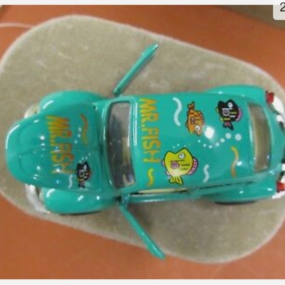 DIECAST VW BEETLE TOY CAR GREEN MR FISH LOGOS SS4701 - Picture 2 of 4